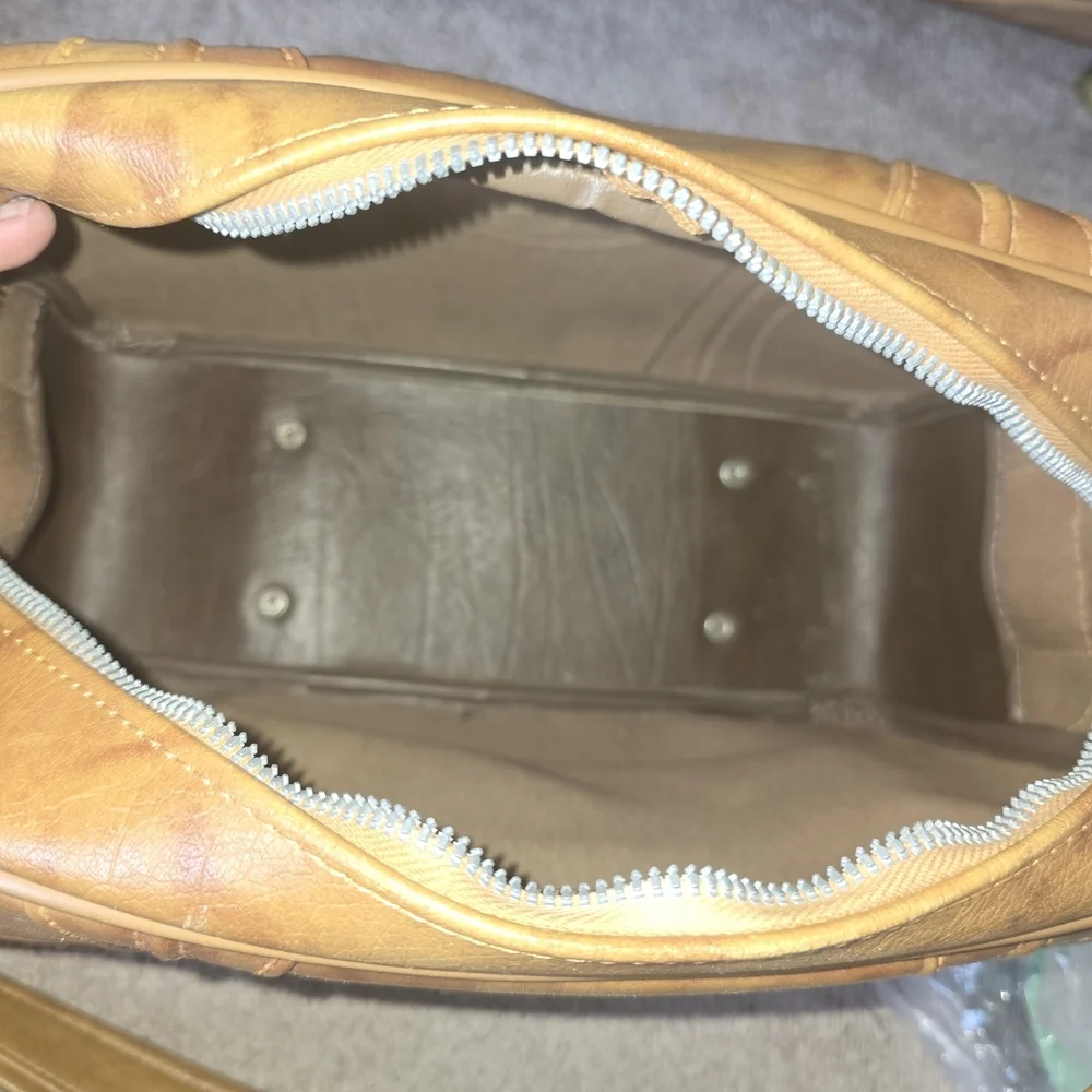 Vintage American Tourister 9011 shoulder tote color Palomino Purse Traveler